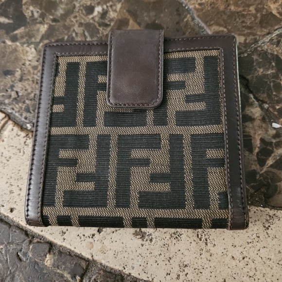 FENDI Zucca Brown Canvas Leather Bifold Small Wallet Metal Plate Logo - Picture 2 of 7